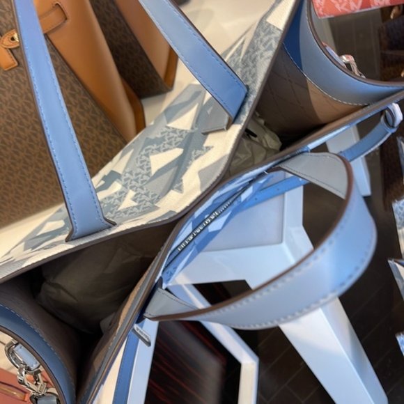 Michael Kors Kenly Large NS Tote Chambray Multi - Picture 12 of 16